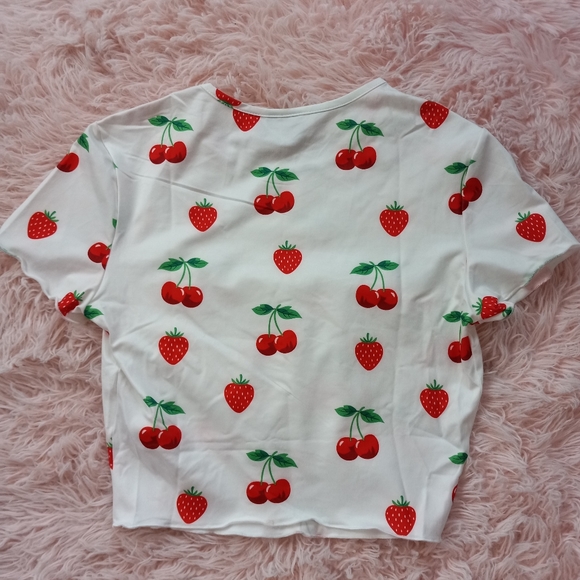 ⭐️Kawaii AF cherry & strawberry bodycon crop top! Nwt so cute! SOLD OUT ONLINE - Picture 6 of 9